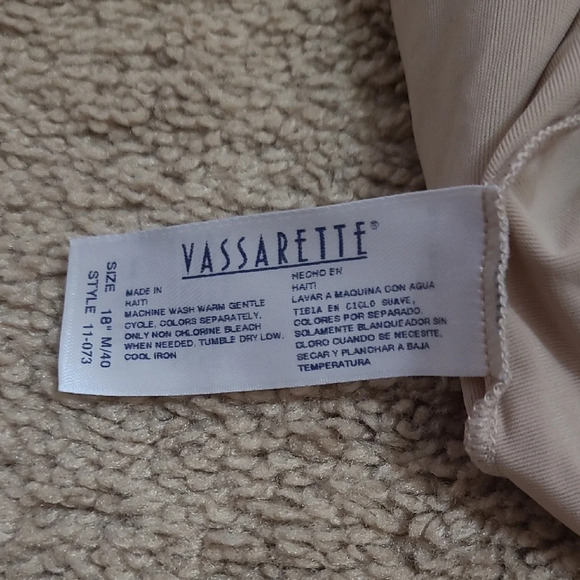 Elegant Cream Lace-Trimmed Slip Skirt - Picture 2 of 2